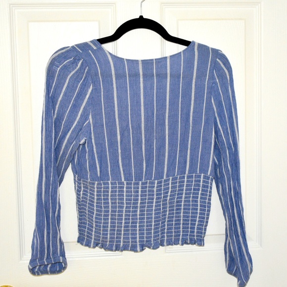 American Eagle Women’s Blouse - Picture 2 of 2